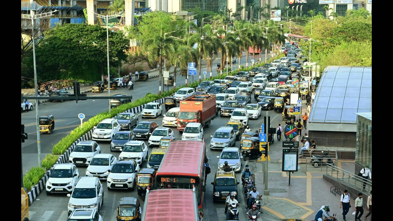 Long wait for BEST buses, overpriced autos may thwart Mumbai Metropolitan Region Development Authority’s plan for a private vehicle-free Bandra-Kurla Complex on Friday