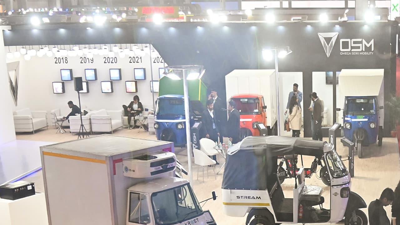 Commercial Vehicle Sales Rebound In October, Driven By Infra Push & Festive Demand