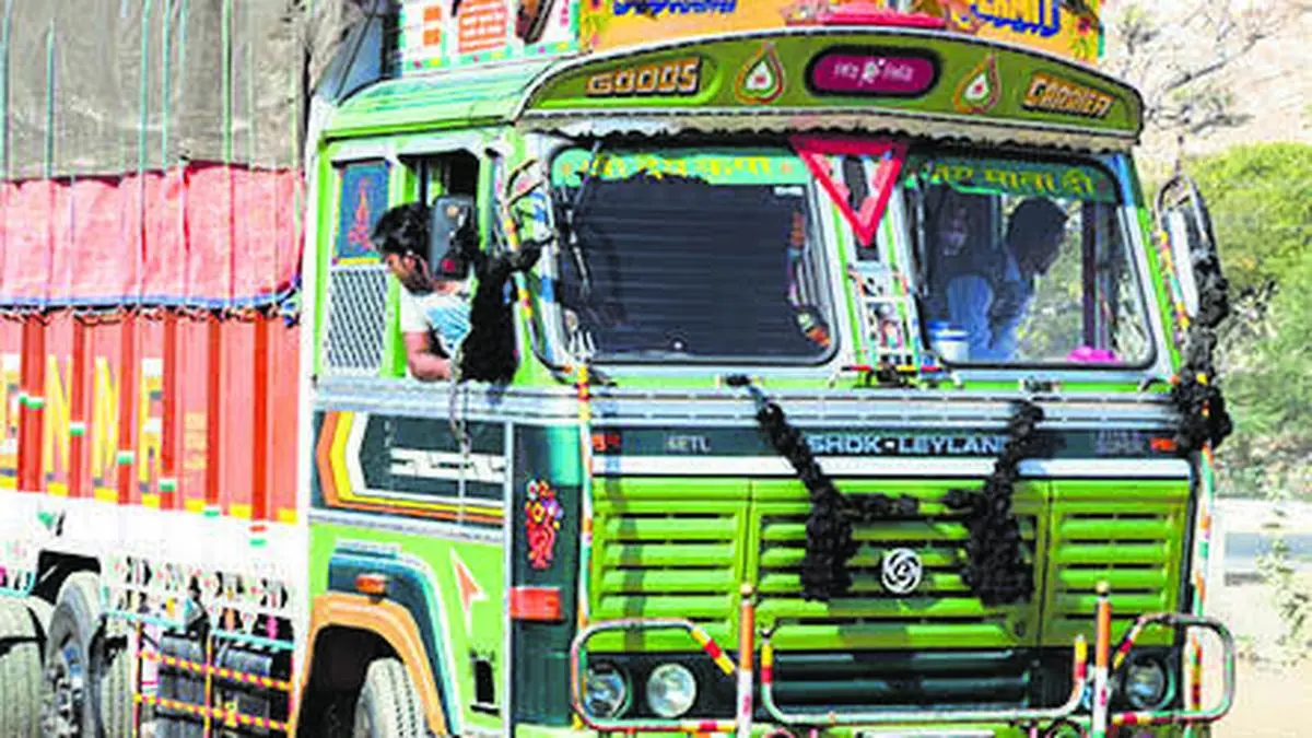 Ashok Leyland signs MoU for old truck and bus replacement scheme in Delhi-NCR, offers 8% discount